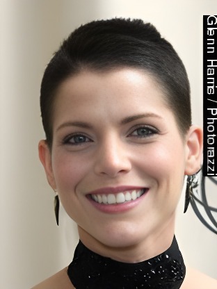 Person who looks like Jaimie Alexander