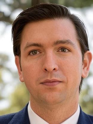 Person who looks like Aidan Gillen