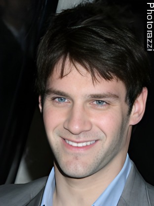 Person who looks like Tyler Posey