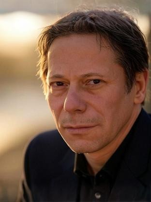 Person who looks like Bill Mumy