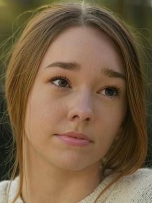 Person who looks like Rose Williams