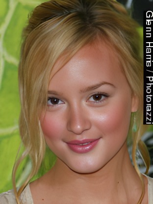 Person who looks like Iris Apatow