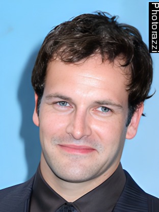 Person who looks like Kerem Bürsin