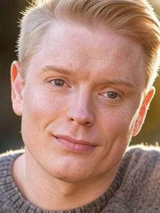 Person who looks like Noel Fisher
