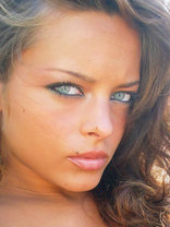 Person who looks like Carmen Electra