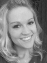 Person who looks like Carrie Underwood