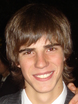 Person who looks like Sean Faris