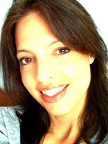 Person who looks like Anne Hathaway