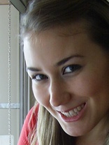 Person who looks like Piper Perabo