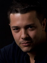 Person who looks like Ricky Martin