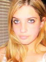 Person who looks like Ashlee Simpson