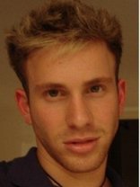 Person who looks like Eric Szmanda