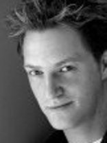 Person who looks like Jason Dohring