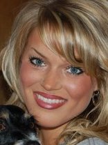 Person who looks like Pamela Anderson