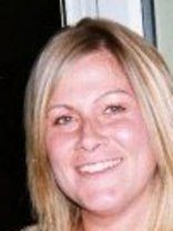 Person who looks like Elisabeth Shue