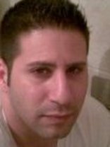 Person who looks like David Schwimmer