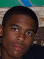 Person who looks like Marlon Wayans