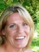 Person who looks like Paula Zahn