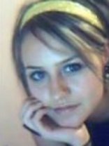 Person who looks like Mary-Kate and Ashley Olsen