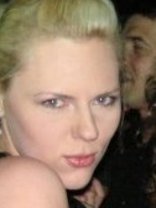 Person who looks like Scarlett Johansson