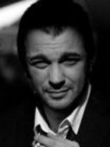 Person who looks like Olivier Martinez