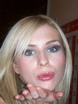 Person who looks like Scarlett Johansson