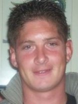 Person who looks like Peter Facinelli