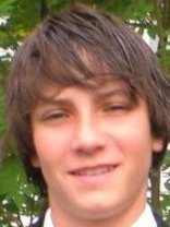 Person who looks like Josh Hutcherson