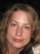 Person who looks like Jenna Elfman