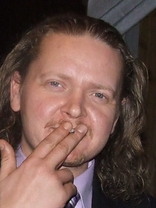 Person who looks like Danny Masterson