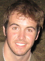 Person who looks like Kyle Chandler