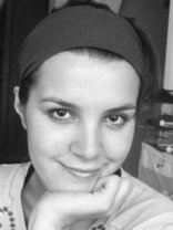 Person who looks like Katie Holmes