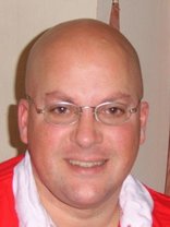 Person who looks like Evan Handler