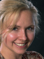 Person who looks like Naomi Watts