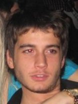 Person who looks like Justin Chatwin