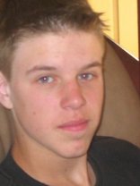 Person who looks like David Tom