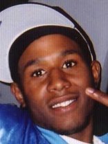 Person who looks like Henry Simmons