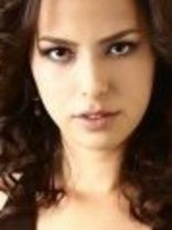 Person who looks like Josie Maran