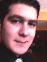 Person who looks like Eric Szmanda