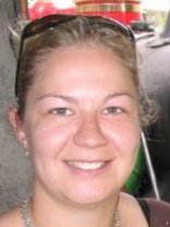 Person who looks like Jenna Elfman