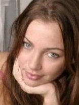 Person who looks like Jules Asner