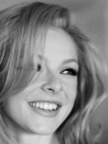 Person who looks like Lindsay Lohan