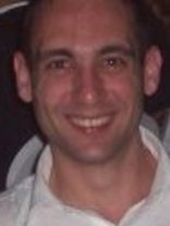 Person who looks like Eric Szmanda