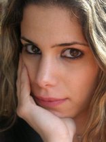 Person who looks like Kathleen Robertson