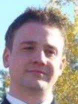 Person who looks like Benjamin McKenzie