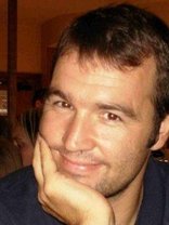 Person who looks like Breckin Meyer