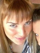 Person who looks like Molly Sims