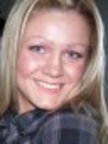 Person who looks like Julie Benz