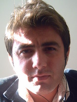 Person who looks like Pierce Brosnan