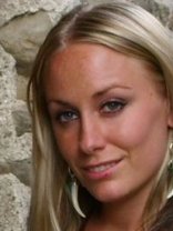 Person who looks like Sarah Carter